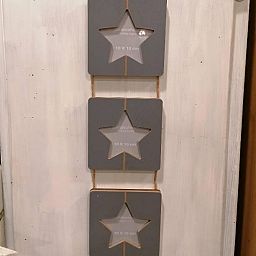 Porta Foto stella a 3 in legno grigio da appendere Lingua