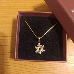 Catenina con Ciondolo Fiocco di Neve in Argento Placcato Oro e Zirconi