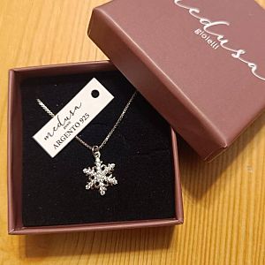 Catenina con Ciondolo Fiocco di Neve Piccolo in Argento rodiato e Zirconi