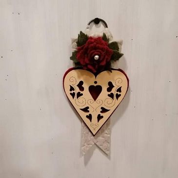 Cuore Medio in Feltro Rosso e Legno